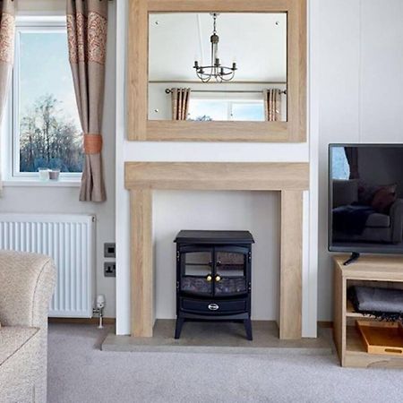 Captivating Bluebell Lodge 2-Bed Cotswolds Caravan Cirencester Exteriér fotografie
