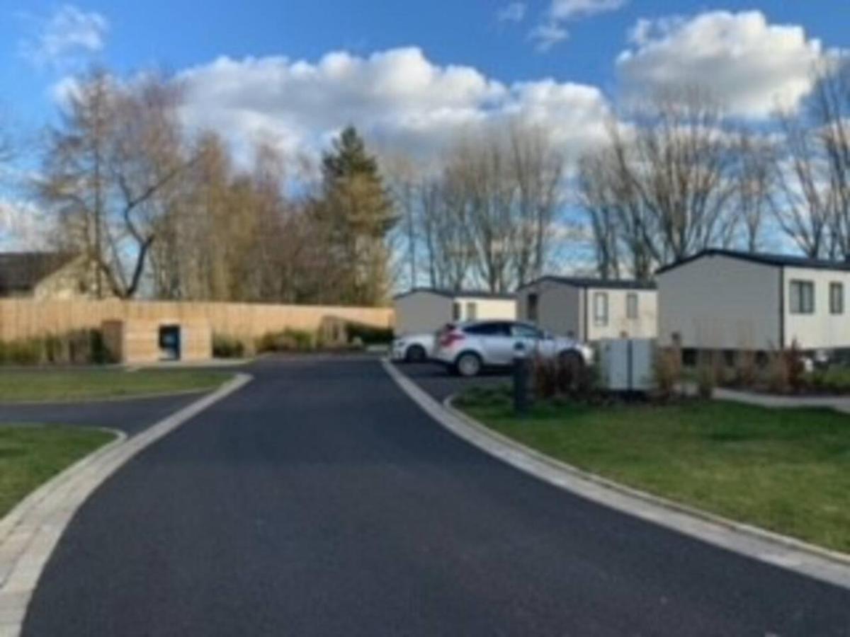 Captivating Bluebell Lodge 2-Bed Cotswolds Caravan Cirencester Exteriér fotografie