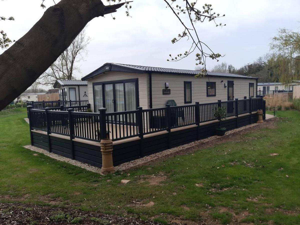 Captivating Bluebell Lodge 2-Bed Cotswolds Caravan Cirencester Exteriér fotografie